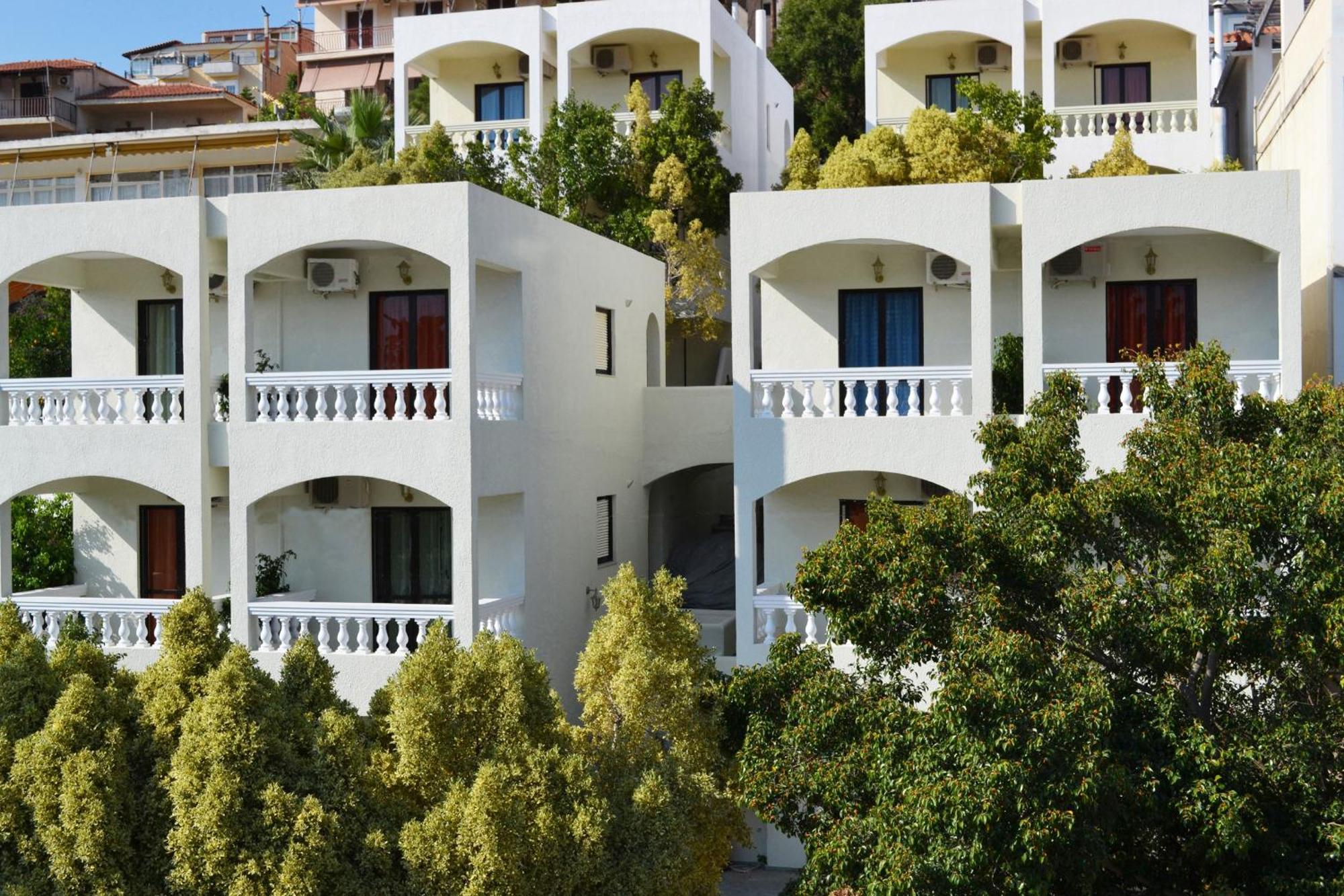 To Spiti Tis Eirinis Apartamento Poros Town Exterior foto