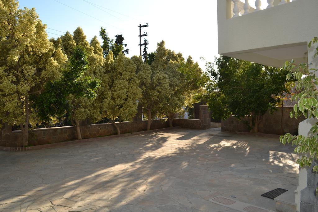 To Spiti Tis Eirinis Apartamento Poros Town Exterior foto