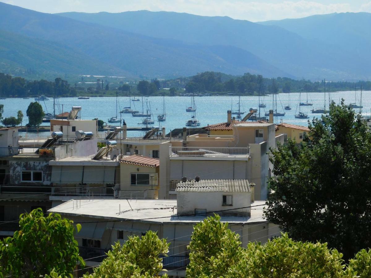 To Spiti Tis Eirinis Apartamento Poros Town Exterior foto